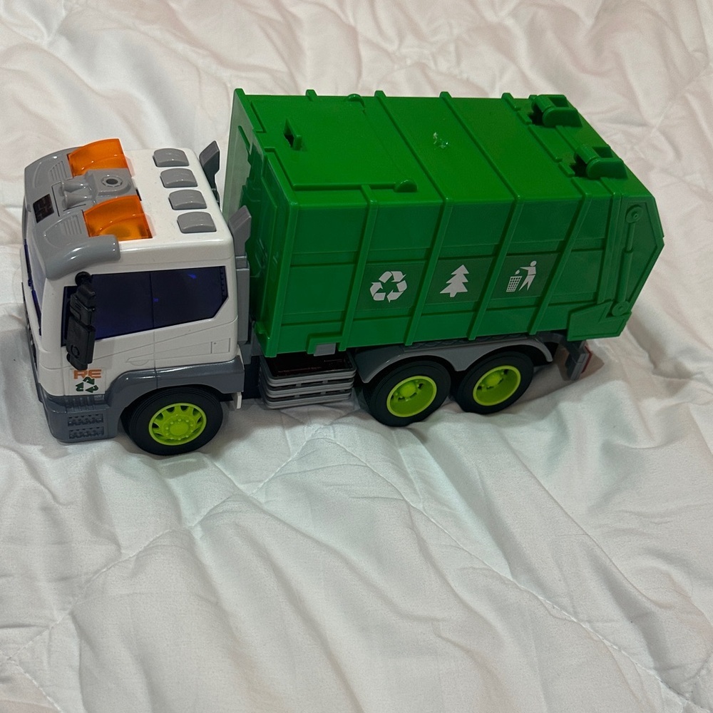NEW Green and White Toy Garbage Truck